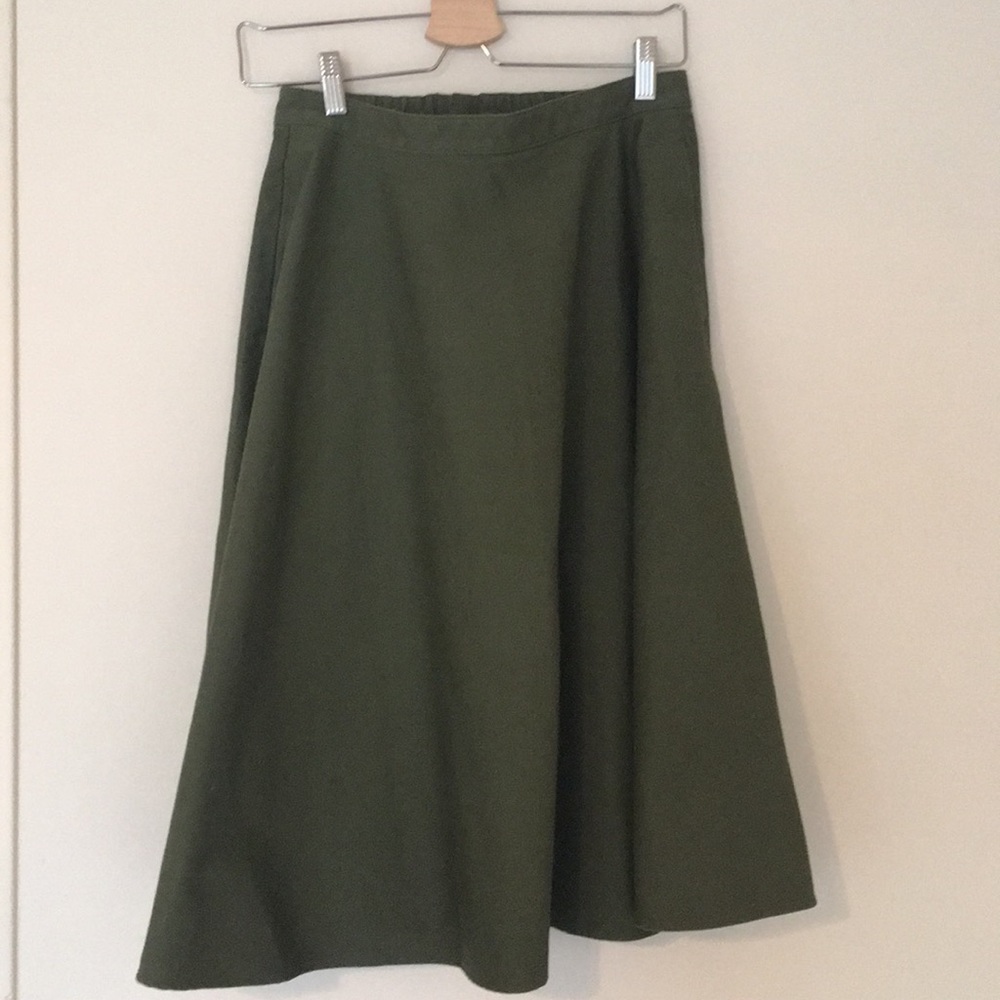 Green midi skirt!